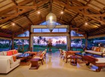 Villa Semarapura, Salle de séjour avec vue sur l'océan