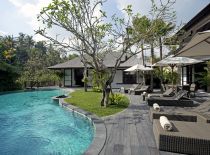 Villa Iskandar, Pool