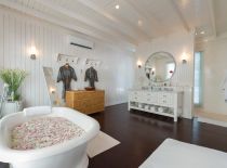 Villa Lulito, Master Bathroom