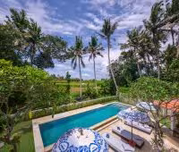 Вилла Paletu, Бассейн с видом